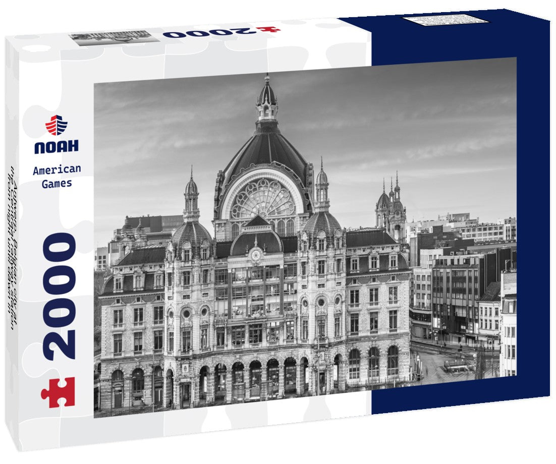 Antwerp, Belgian city at the Centraal railway station from night until dawn 2000pc PuzzleBlack and White