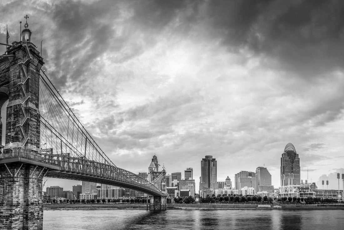 John A. Roebling Suspension Bridge over the Ohio River and downtown Cincinnati skyline 2000pc PuzzleBlack and White