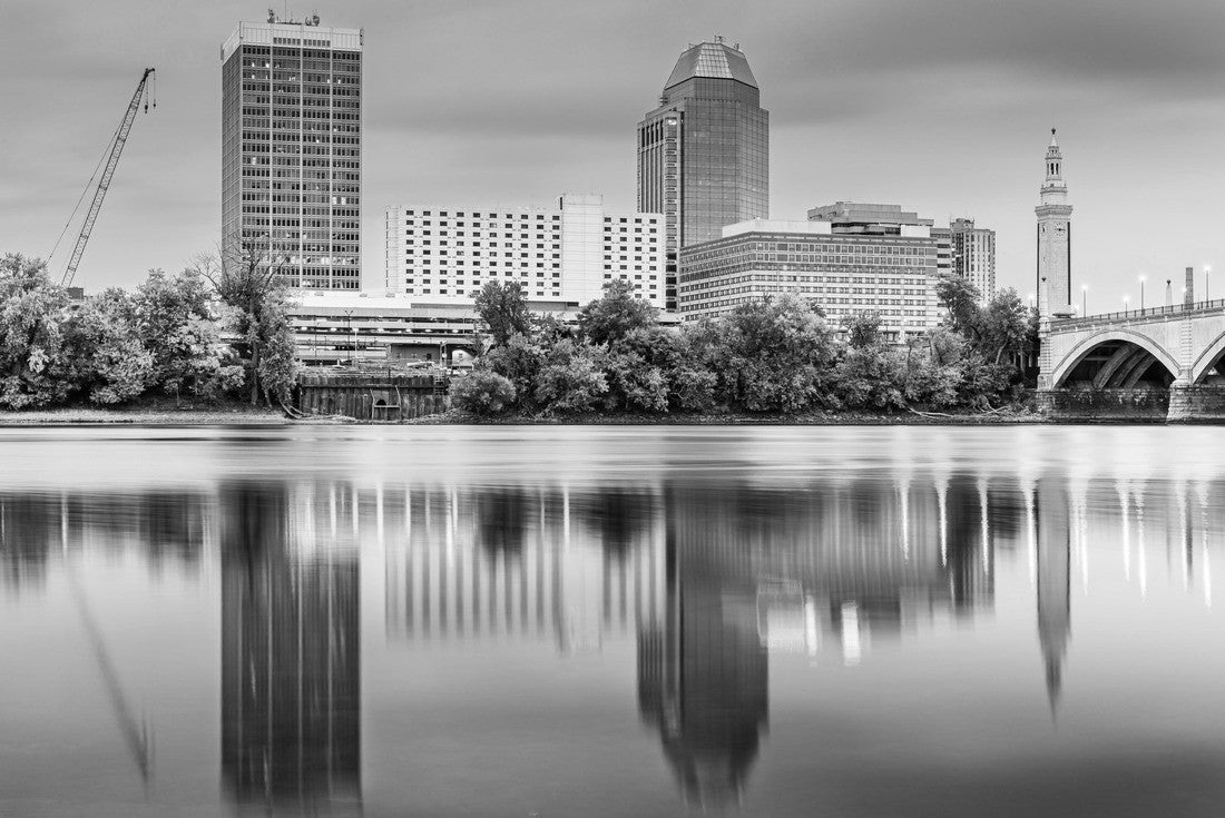 Springfield, Massachusetts, USA downtown skyline on the river at dusk in early autumn 2000pc PuzzleBlack and White