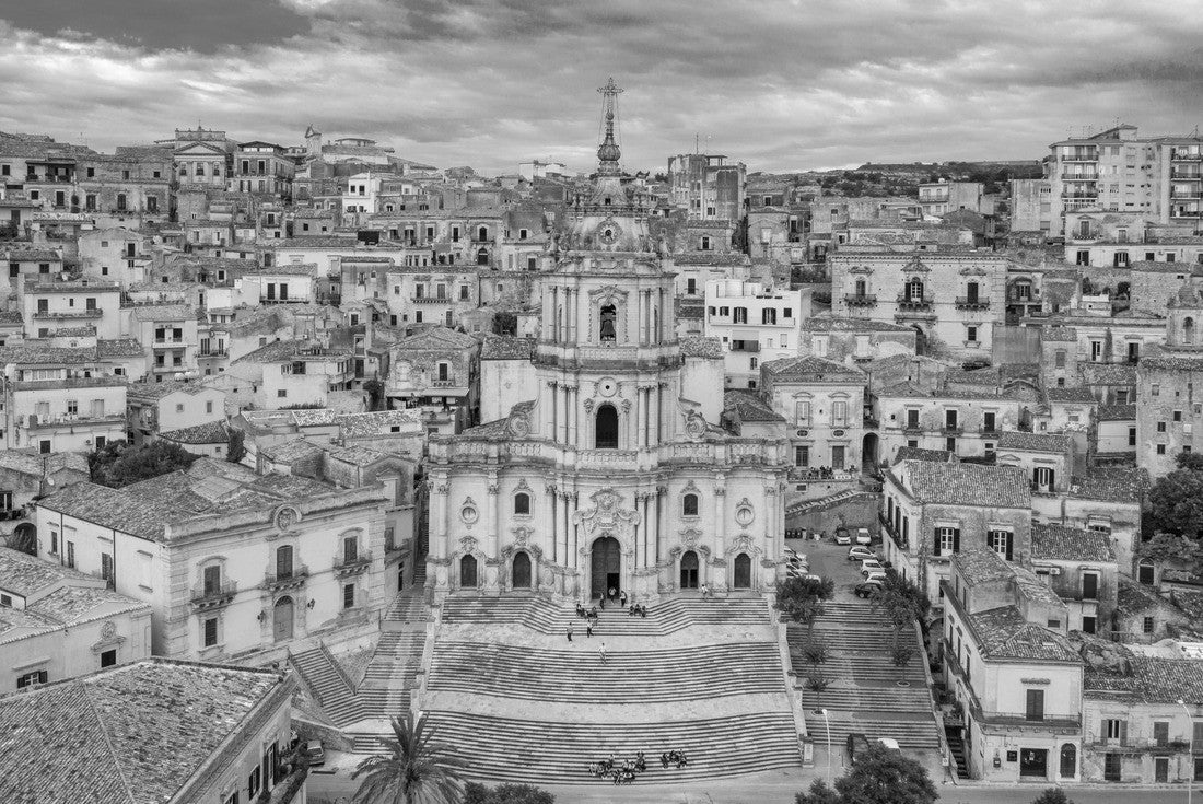 Duomo of San Giorgio in Modica, fine example of Sicilian Baroque art. Sicily, southern Italy. Modica (province of Ragusa), view of the baroque city 2000pc PuzzleBlack and White