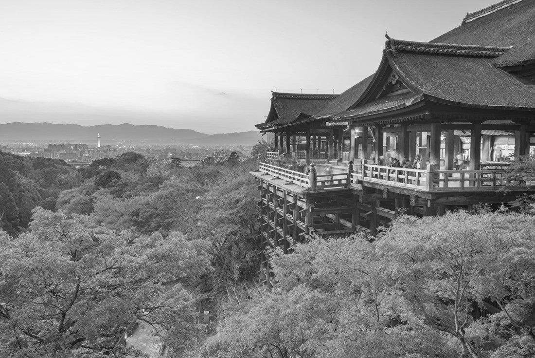 Noah Jigsaw Puzzle Kyoto, Japan at Kiyomizu-dera Temple during an autumn evening in black white 2000 pieces