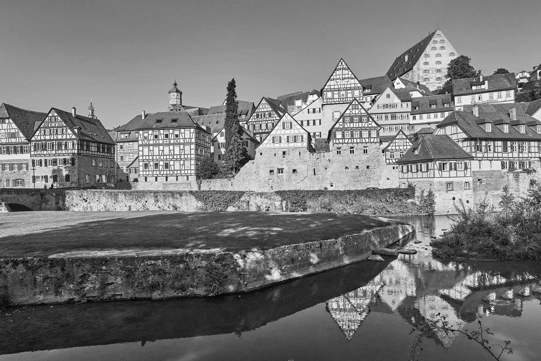 Schwäbisch Hall is an old and beautiful town in Germany 2000pc PuzzleBlack and White