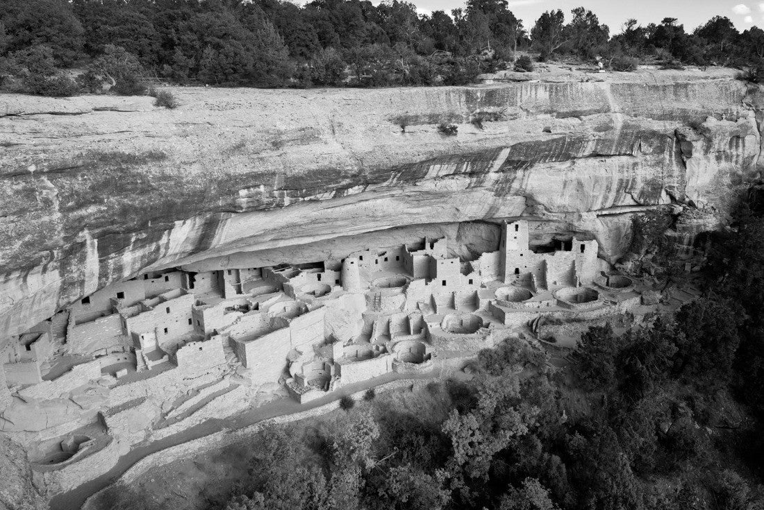 USA, Colorado, Cortez. Mesa Verdes Cliff Palace, a cliff dwelling 2000pc PuzzleBlack and White