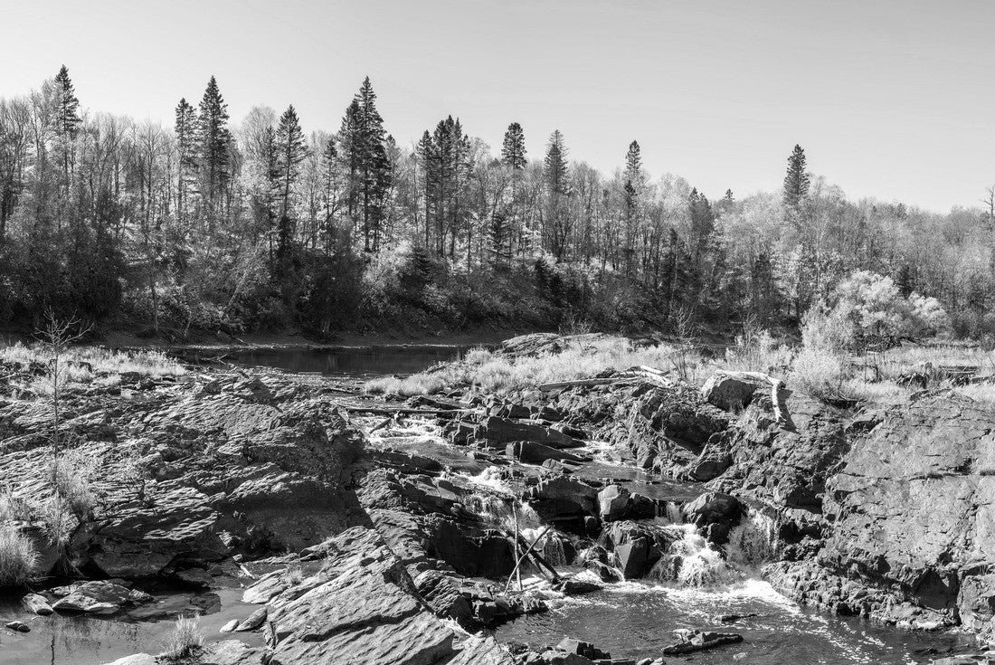 the St. Louis River in Jay Cooke State Park in Minnesota, USA 2000pc PuzzleBlack and White