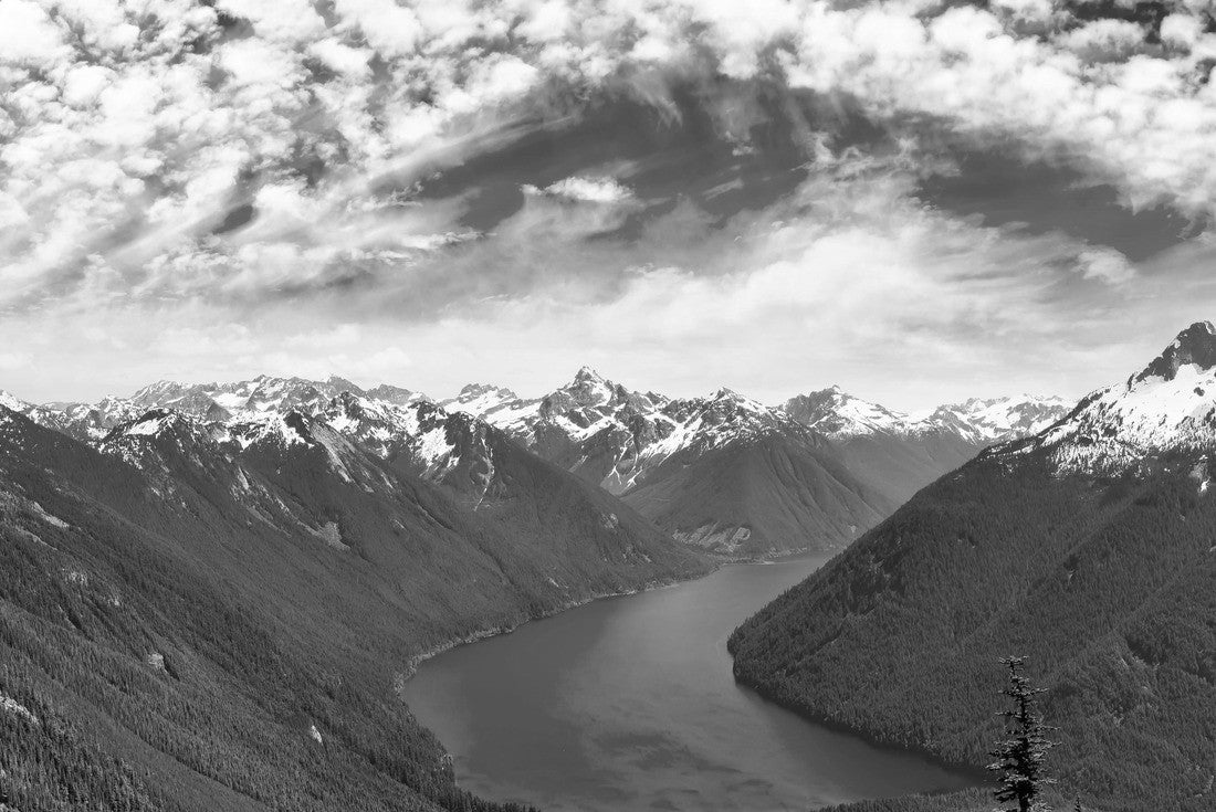 Beautiful the Canadian mountains during a sunny day. On a hike to the goat's back in Chilliwack, east of Vancouver, British Columbia, Canada 2000pc PuzzleBlack and White