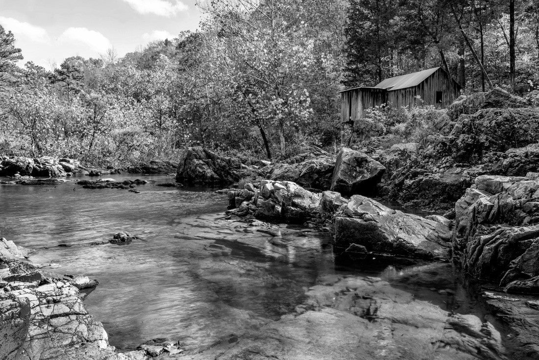 Abandoned Saw Mill in the Mark Twain National Forest of Missouri 2000pc PuzzleBlack and White