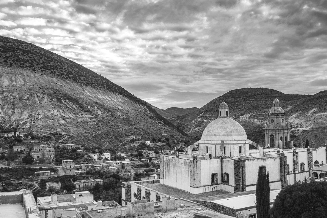 Real de Catorce, a small town in the mountains of the northern Mexican desert in San Luis Potosi 2000pc PuzzleBlack and White