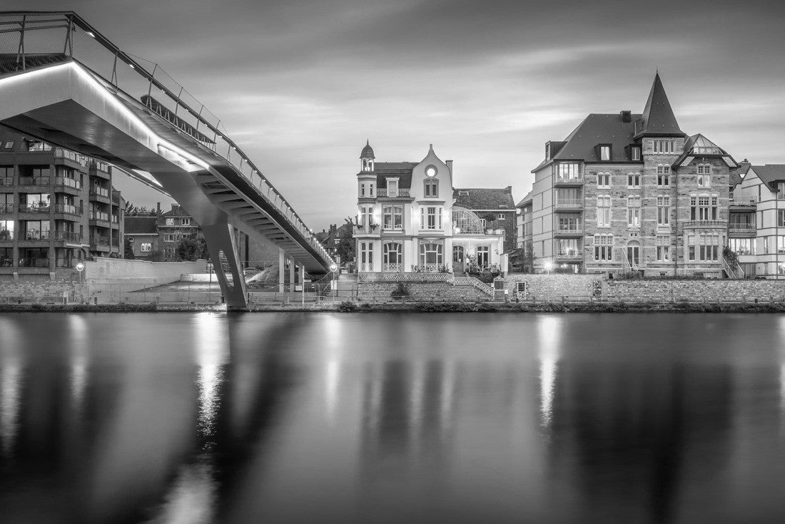 New pedestrian bridge in Namur (Belgium) over the river to this beautiful old architecture house 2000pc PuzzleBlack and White