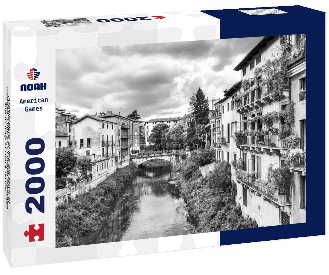 Architecture of the old town of Vicenza. UNESCO World Heritage Site in Italy 2000pc PuzzleBlack and White