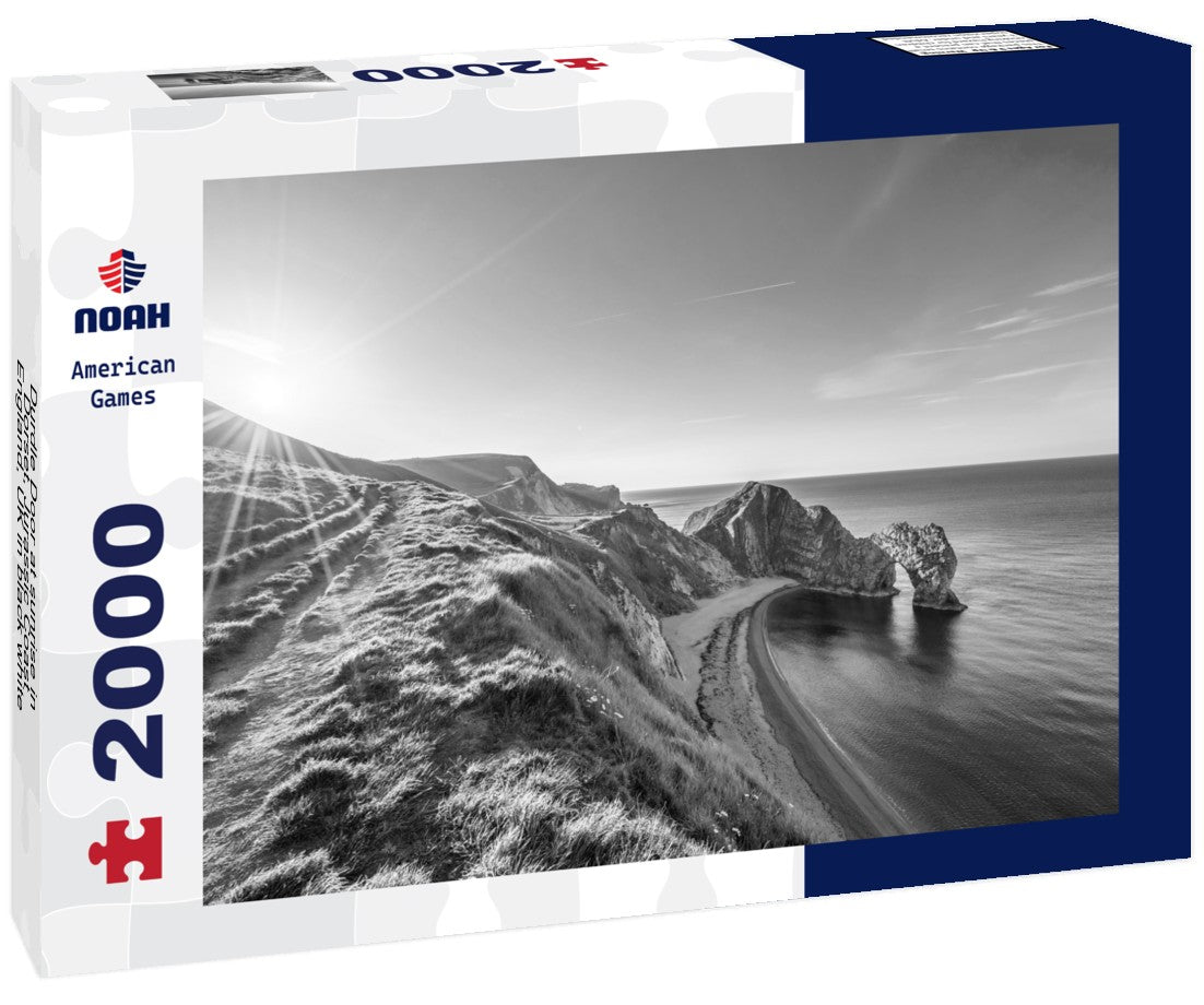 Durdle Door at sunrise in Dorset, Jurassic Coast, England, UK 2000pc PuzzleBlack and White