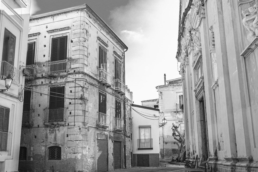 Noah Jigsaw Puzzle Typically Italian narrow street of Tropea town's historical center with old buildings and church of Jesus of the Convent of the Redemptorist Fathers, Vibo Valentia, Calabria, southern Italy in black white 2000 pieces