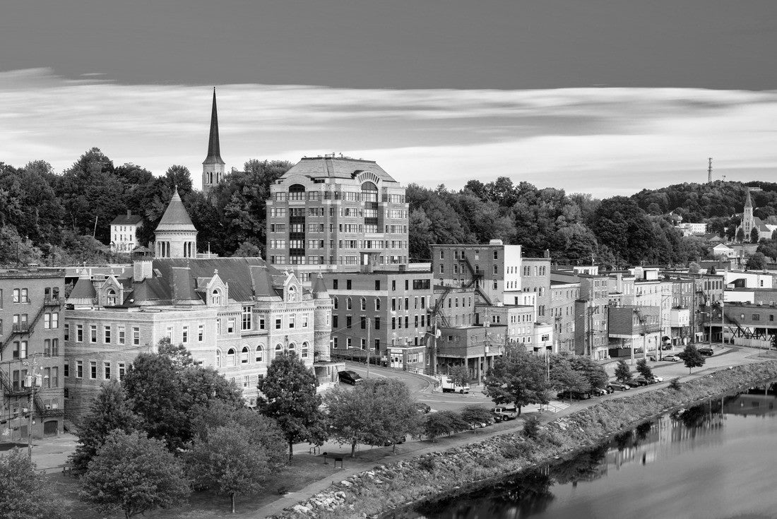 Augusta, Maine, USA skyline by the river 2000pc PuzzleBlack and White