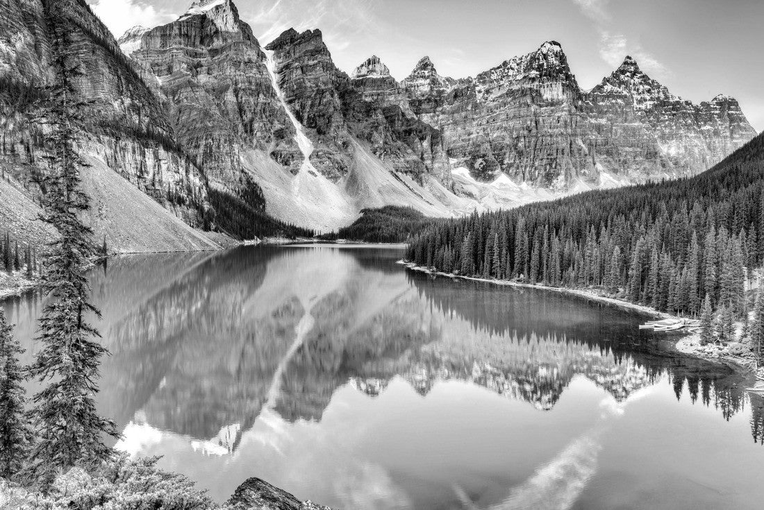 Noah Jigsaw Puzzle Moraine Lake panorama in Banff National Park, Alberta, Canada in black white 2000 pieces