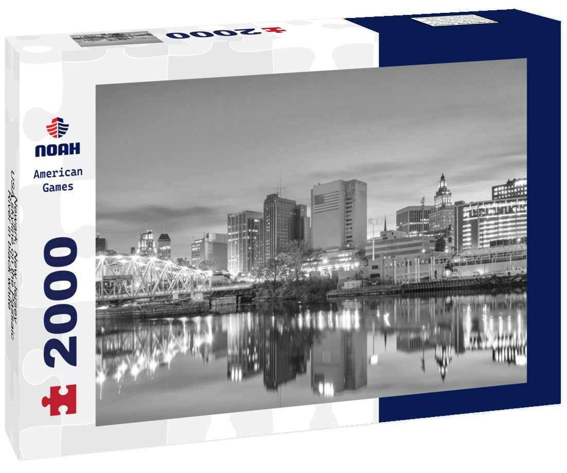 Newark, New Jersey, USA skyline on the Passaic River 2000pc PuzzleBlack and White