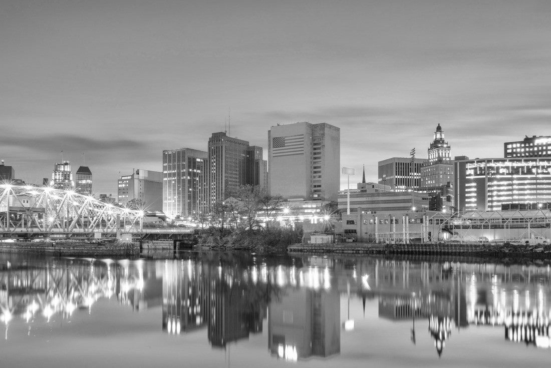Newark, New Jersey, USA skyline on the Passaic River 2000pc PuzzleBlack and White