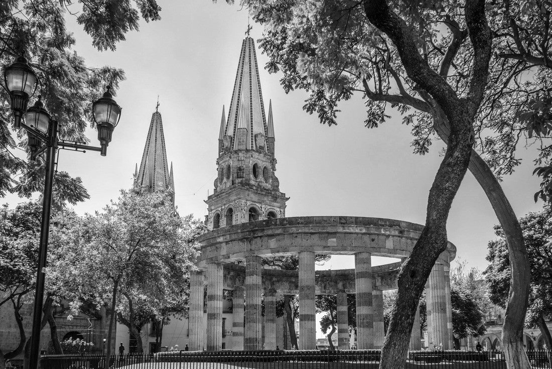 Rotonda de los Jalisciences Ilustres and Cathedral - Guadalajara, Jalisco, Mexico 2000pc PuzzleBlack and White