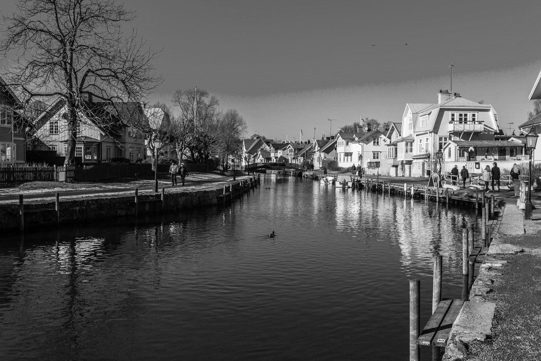 Noah Jigsaw Puzzle The small and picturesque town of Trosa, Sweden in black white 2000 pieces