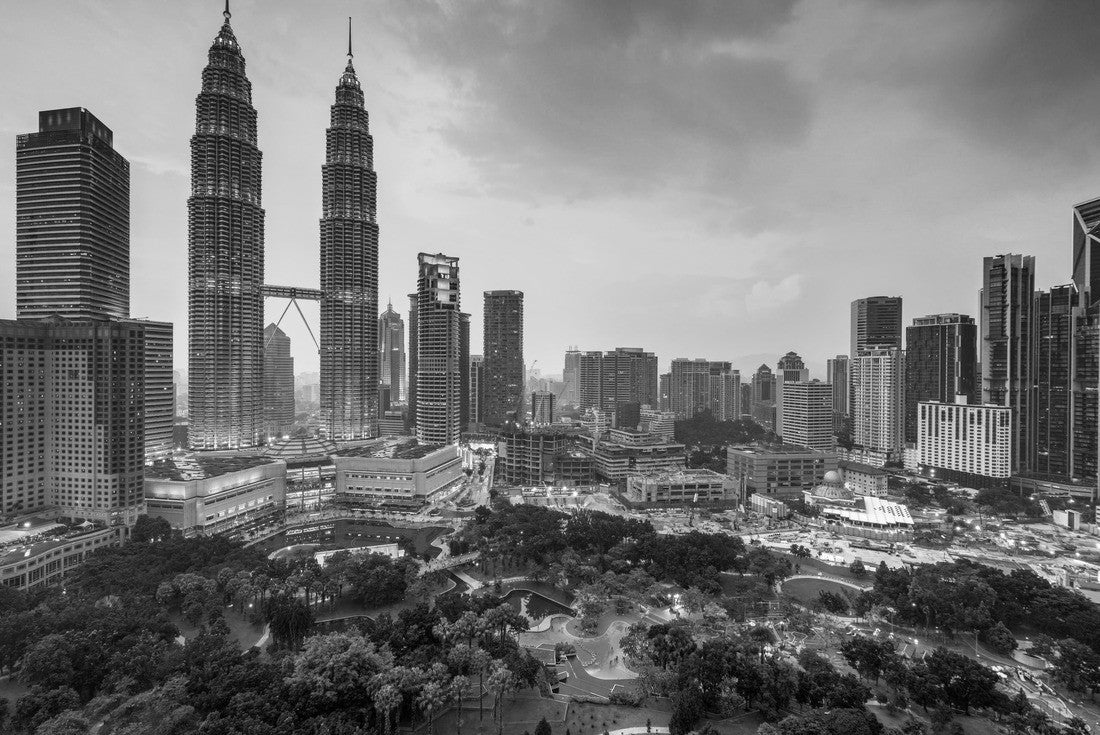 Kuala Lumpur, Malaysia skyline at dusk over the park 2000pc PuzzleBlack and White