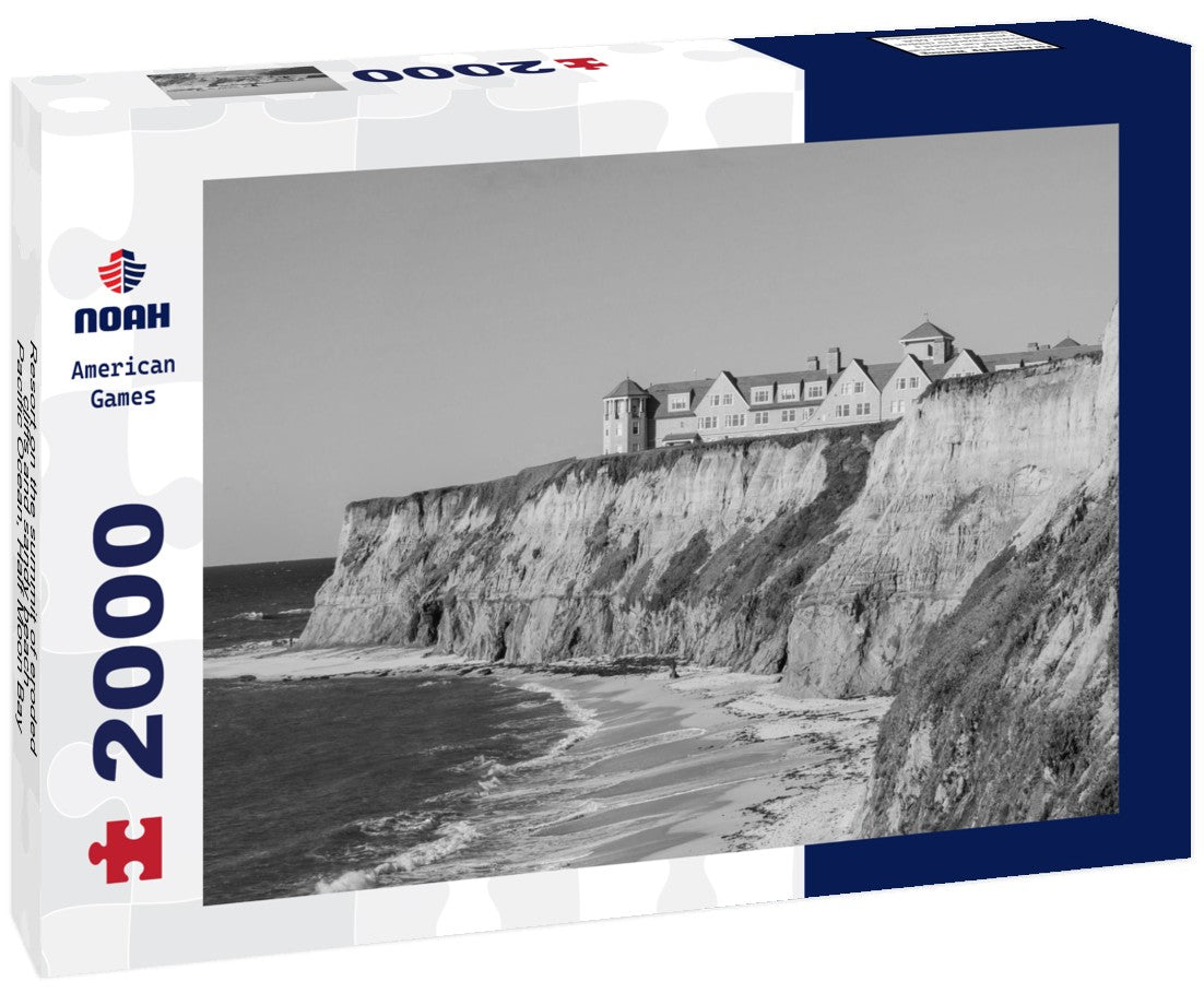 Noah Jigsaw Puzzle Resort on the summit of eroded cliffs and sandy beach, Pacific Ocean, Half Moon Bay, California in black white 2000 pieces