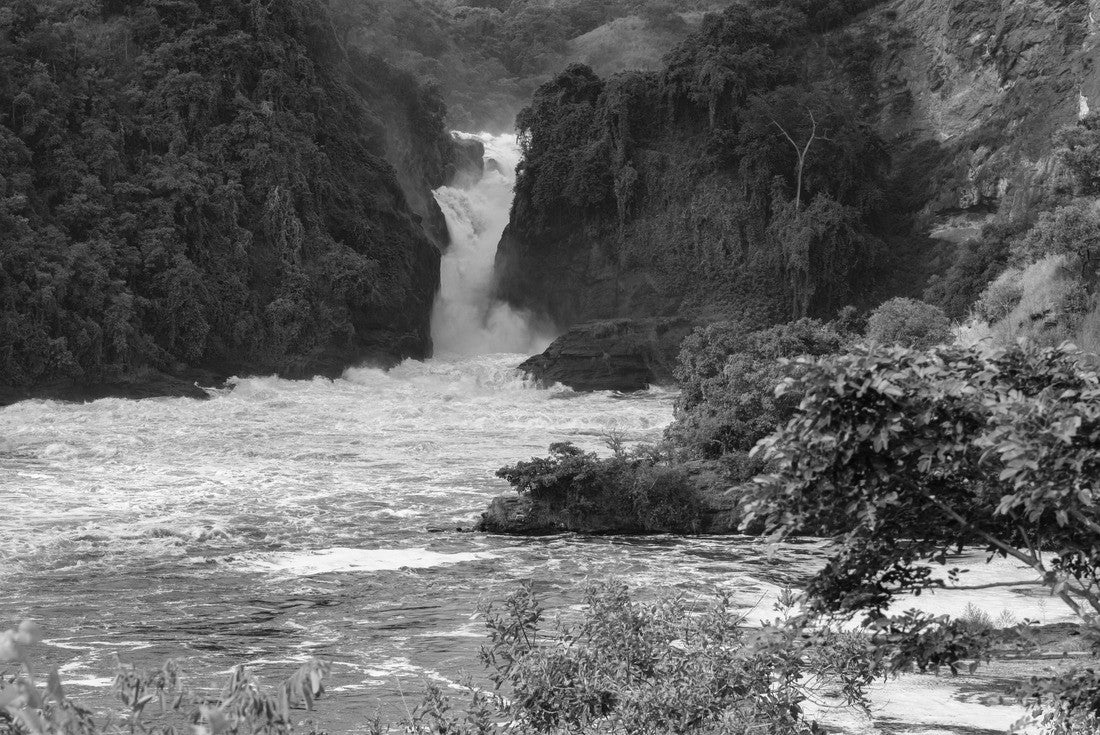 Wide view of the Murchison Falls in Nilo River, Uganda, top view 2000pc PuzzleBlack and White