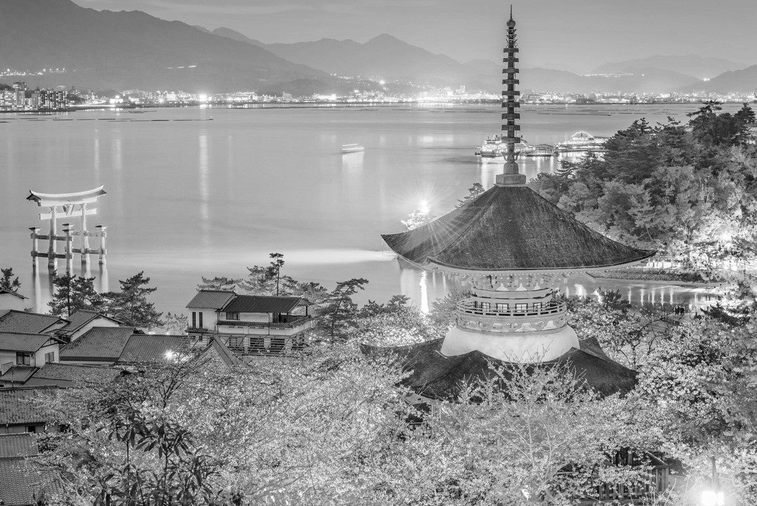 Miyajima Island, Hiroshima, Japan in spring 2000pc PuzzleBlack and White