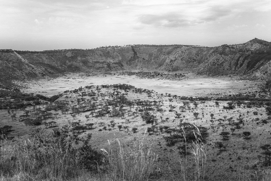 Noah Jigsaw Puzzle Explosion Craters in Queen Elizabeth National Park, Uganda in black white 2000 pieces