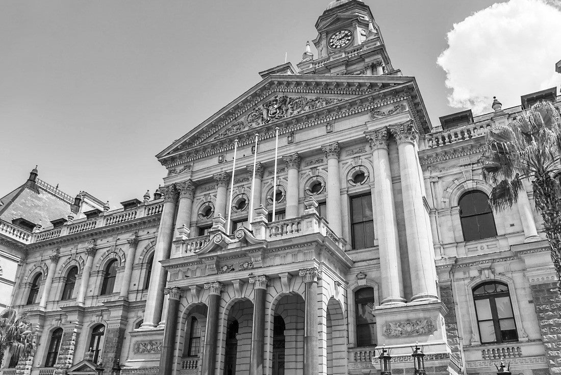 Noah Jigsaw Puzzle City hall in Cape Town South Africa in black white 2000 pieces