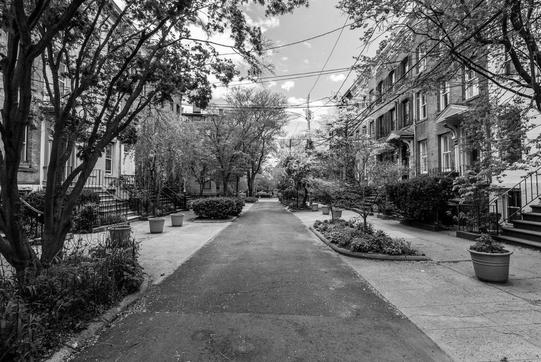 Historic District Court Street at Wooster Square in New Haven, Connecticut 2000pc PuzzleBlack and White