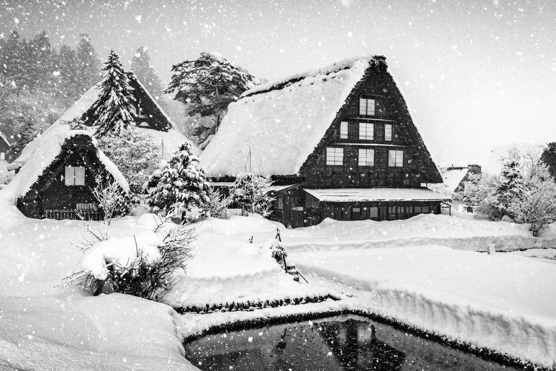 Shirakawago, Japan historic winter village 2000pc PuzzleBlack and White