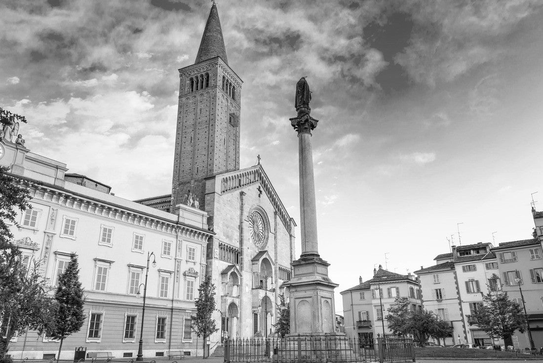 Piacenza, medieval town, Italy. Piazza Duomo in the city center with the cathedral of Santa Maria Assunta and Santa Giustina, warm light at sunset. Emilia Romagna 2000pc PuzzleBlack and White
