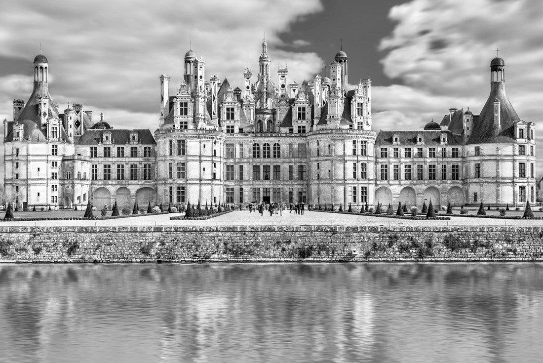 Noah Jigsaw Puzzle Chateau de Chambord, the largest castle in the Loire Valley. A UNESCO world heritage site in France. Built in the XVI century, it is now a property of the French state in black white 2000 pieces