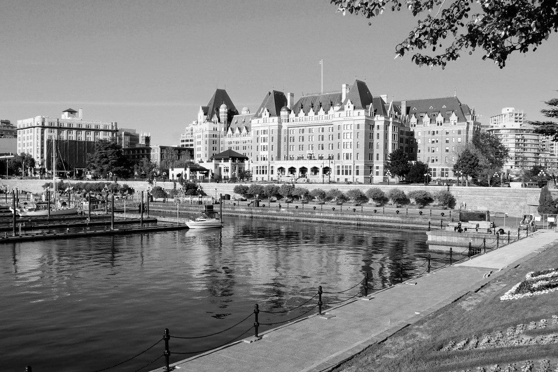 beautiful Victoria harbor, Vancouver Island, BC, Canada 2000pc PuzzleBlack and White