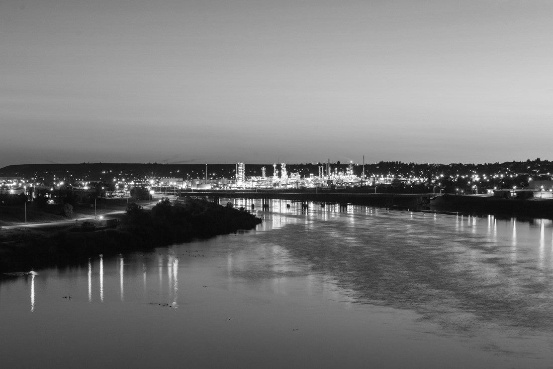 City lights of Great Falls, Montana over the Missouri River 2000pc PuzzleBlack and White