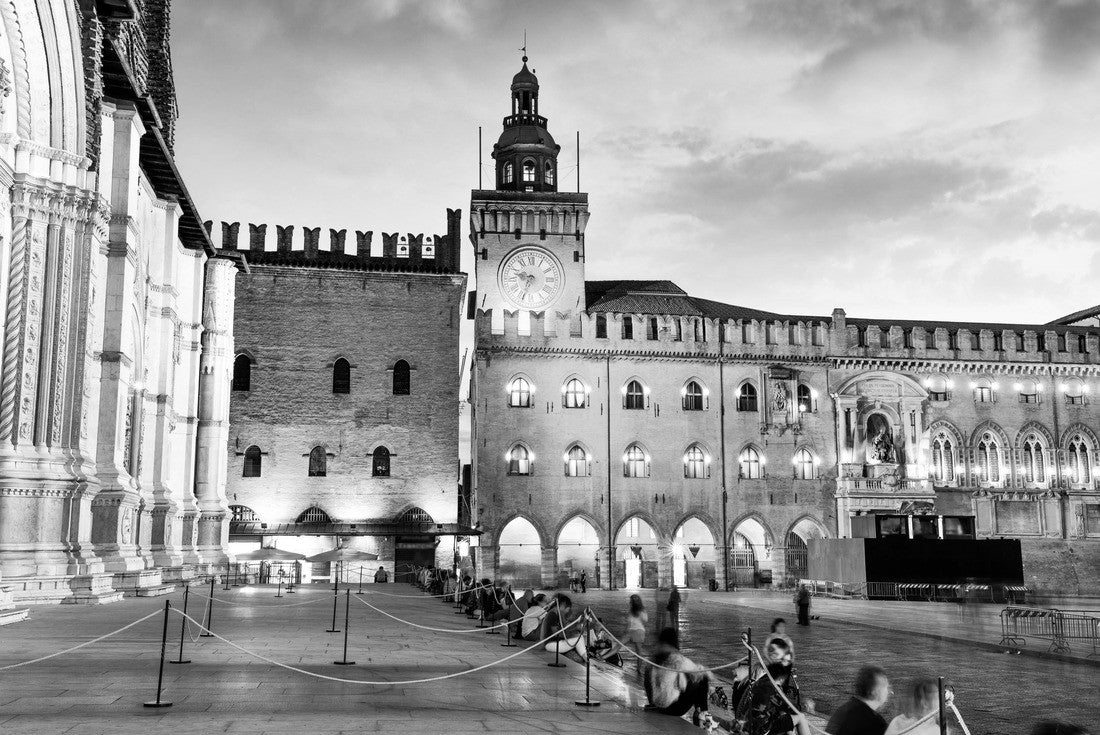 Colored spring sunlight on the main square of the city of Bologna with Palazzo d'Accursio and the facade of the Basilica di San Petronio 2000pc PuzzleBlack and White
