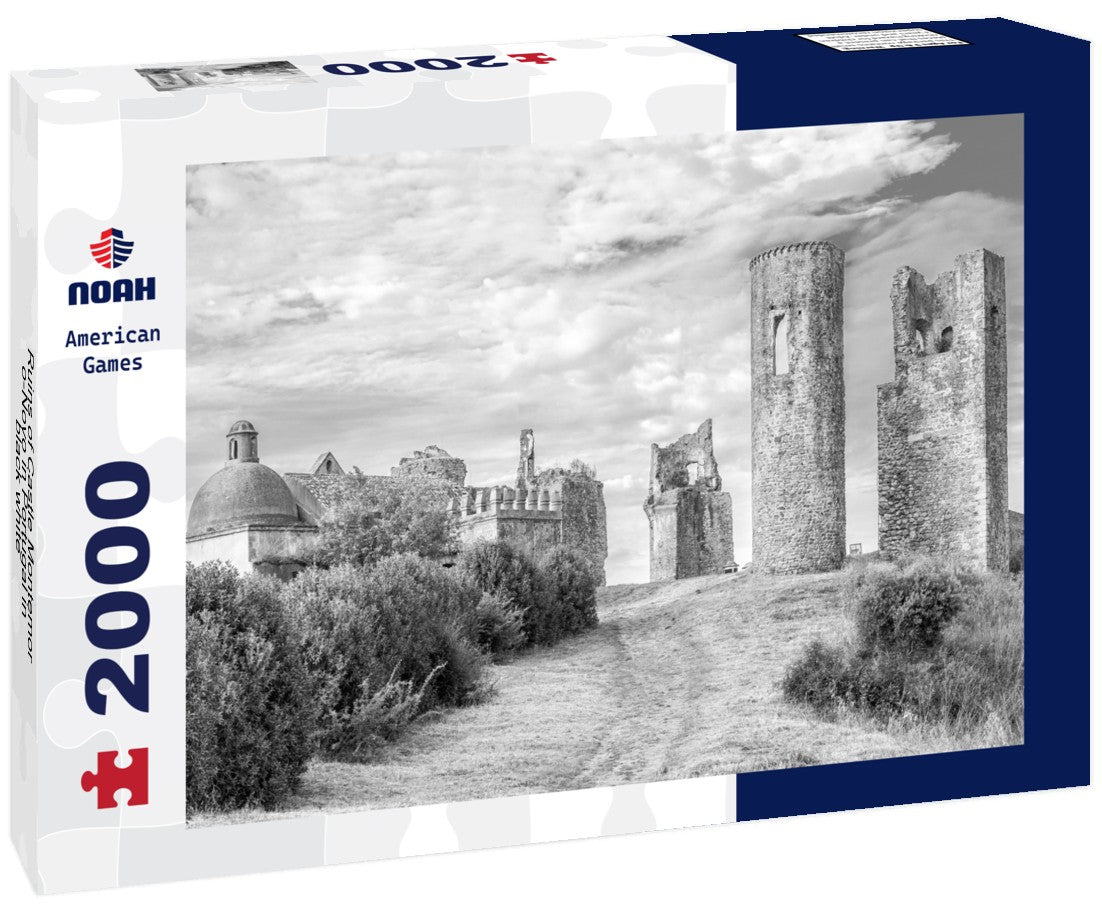 Ruins of Castle Montemor-o-Novo in Portugal 2000pc PuzzleBlack and White