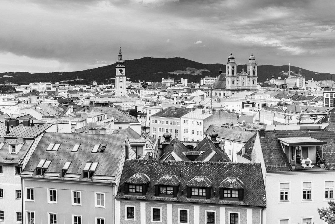 Linz, Austria. the old town 2000pc PuzzleBlack and White