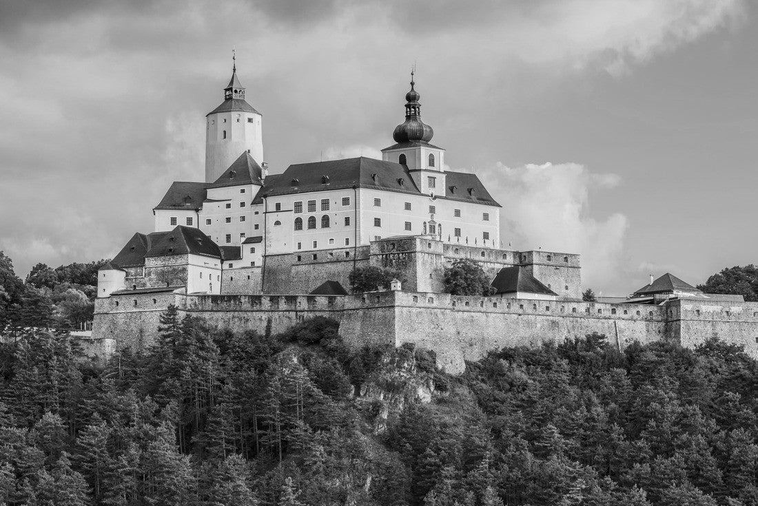 Forchtenstein (Burgenland, Austria) - one of the most beautiful castles in Europe 2000pc PuzzleBlack and White