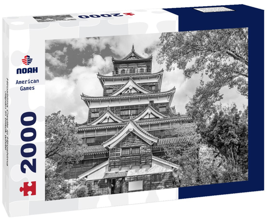 Hiroshima Castle in Hiroshima, Japan 2000pc PuzzleBlack and White