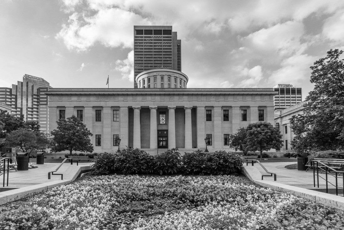 The Ohio Statehouse in Columbus, Ohio 2000pc PuzzleBlack and White