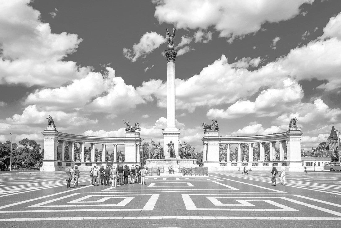 Noah Jigsaw Puzzle Budapest, heros square in black white 2000 pieces