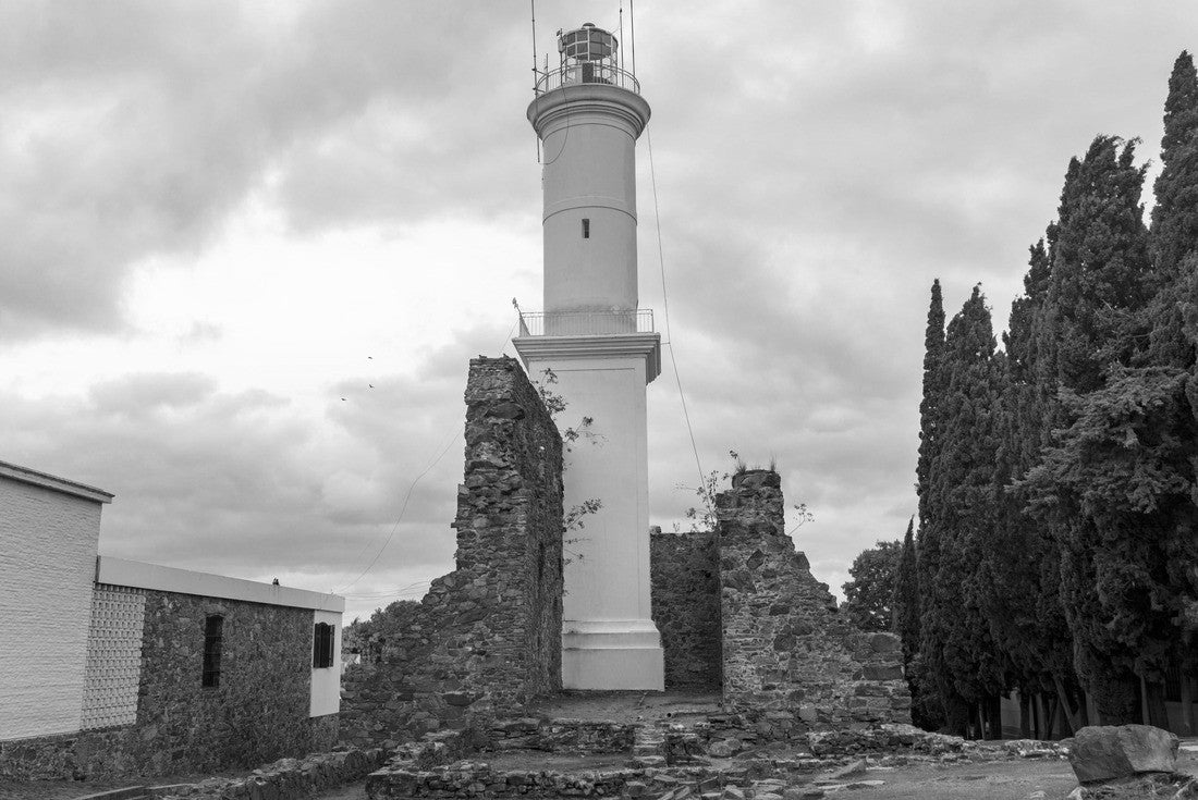 Noah Jigsaw Puzzle Colonia del Sacrament in Uruguay in black white 2000 pieces