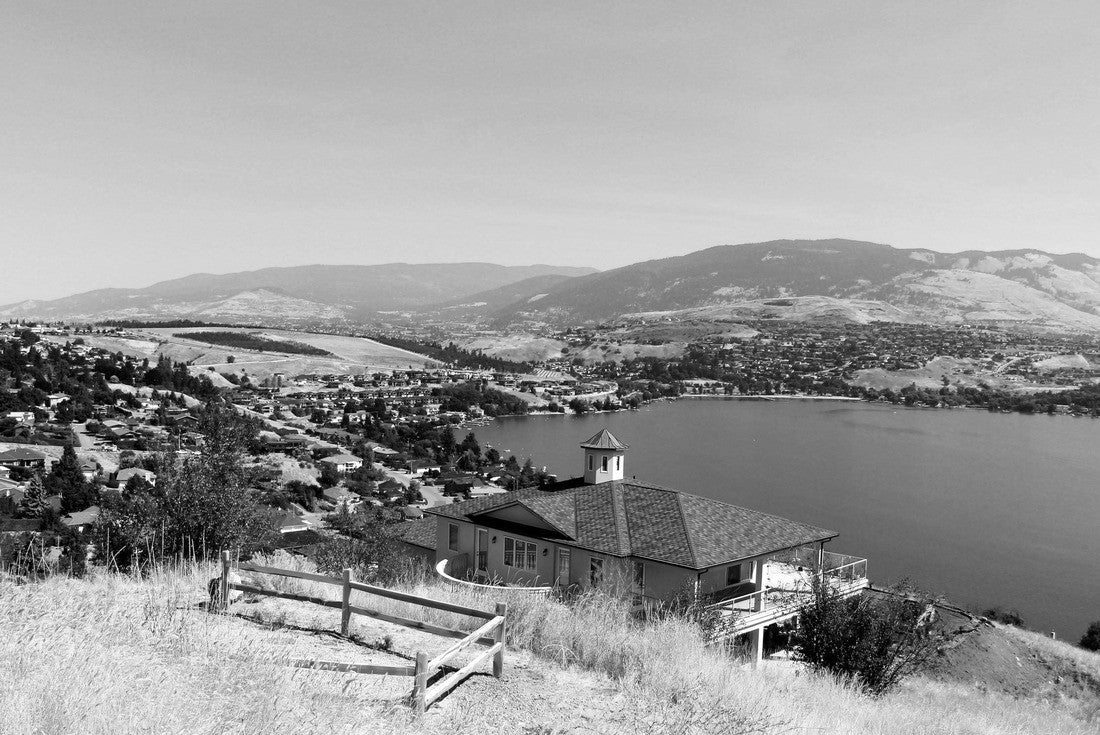 Noah Jigsaw Puzzle The Kalamalka lake view near Vernon, BC in black white 2000 pieces