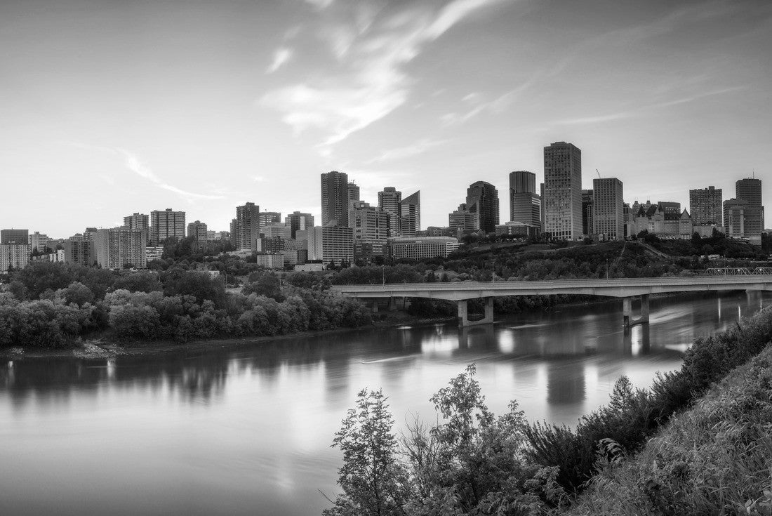 Sunset over Edmonton downtown, James Macdonald Bridge and the Saskatchewan River, Alberta, Canada 2000pc PuzzleBlack and White