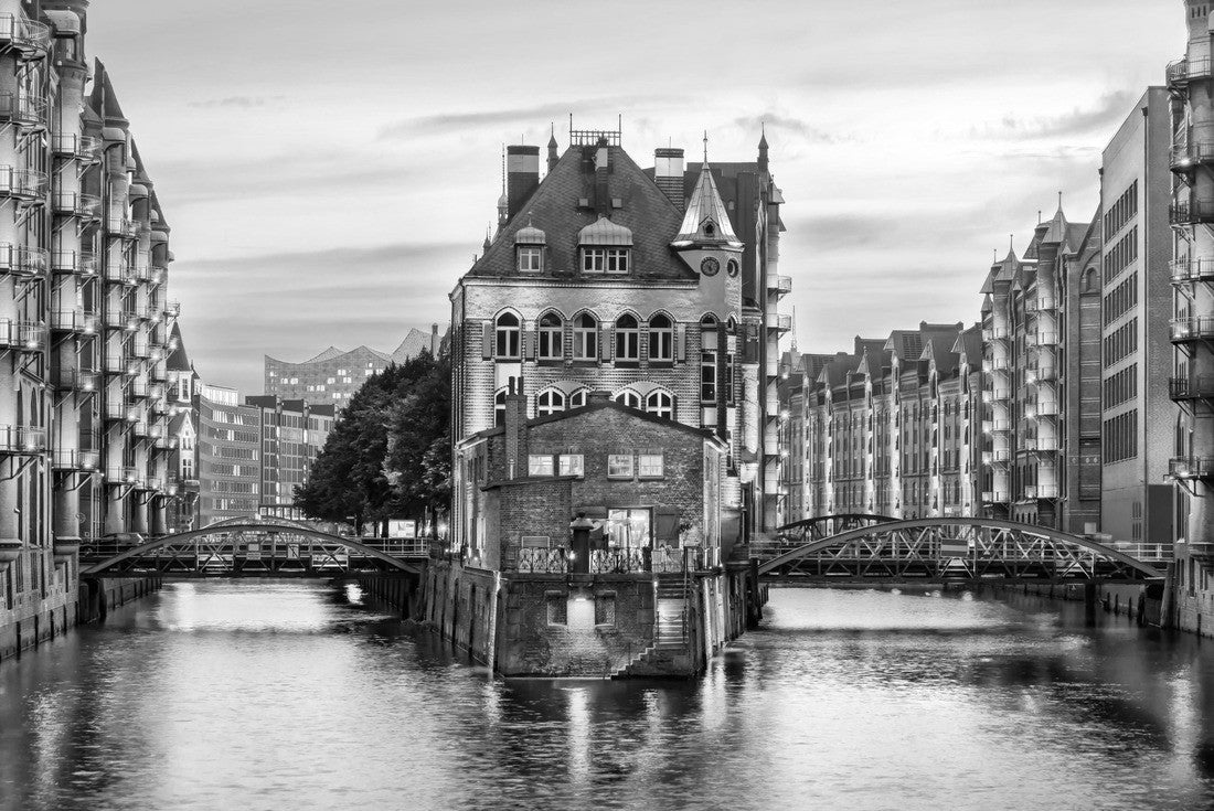 The Warehouse District (Speicherstadt) in Hamburg, Germany, at dusk. View of Wandrahmsfleet. The largest warehouse district in the world is located in the port of Hamburg within the HafenCity quarter 2000pc PuzzleBlack and White