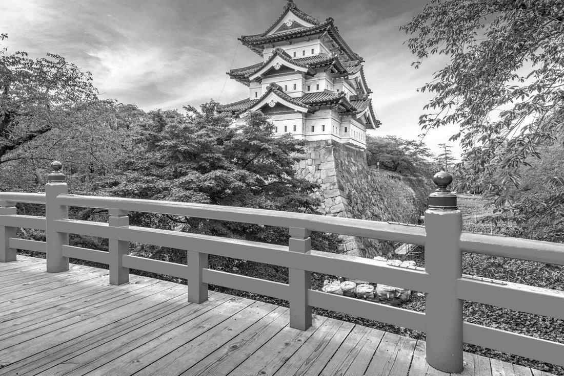 Hirosaki Castle in Hirosaki, Japan 2000pc PuzzleBlack and White