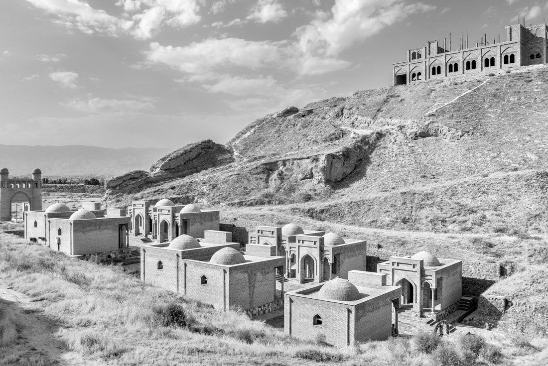Noah Jigsaw Puzzle View of Hisor Fortress in Tajikistan, Central Asia in black white 2000 pieces