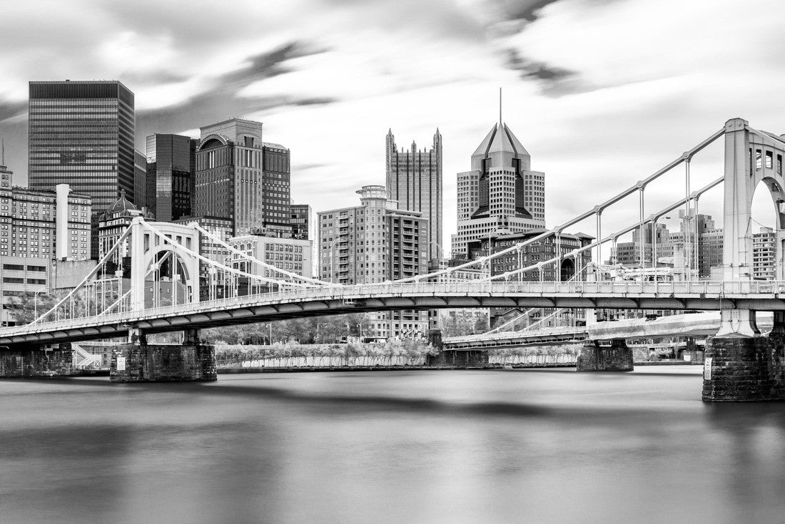 Rachel Carson Bridge (aka Ninth Street Bridge) spans Allegheny river in Pittsburgh, Pennsylvania 2000pc PuzzleBlack and White