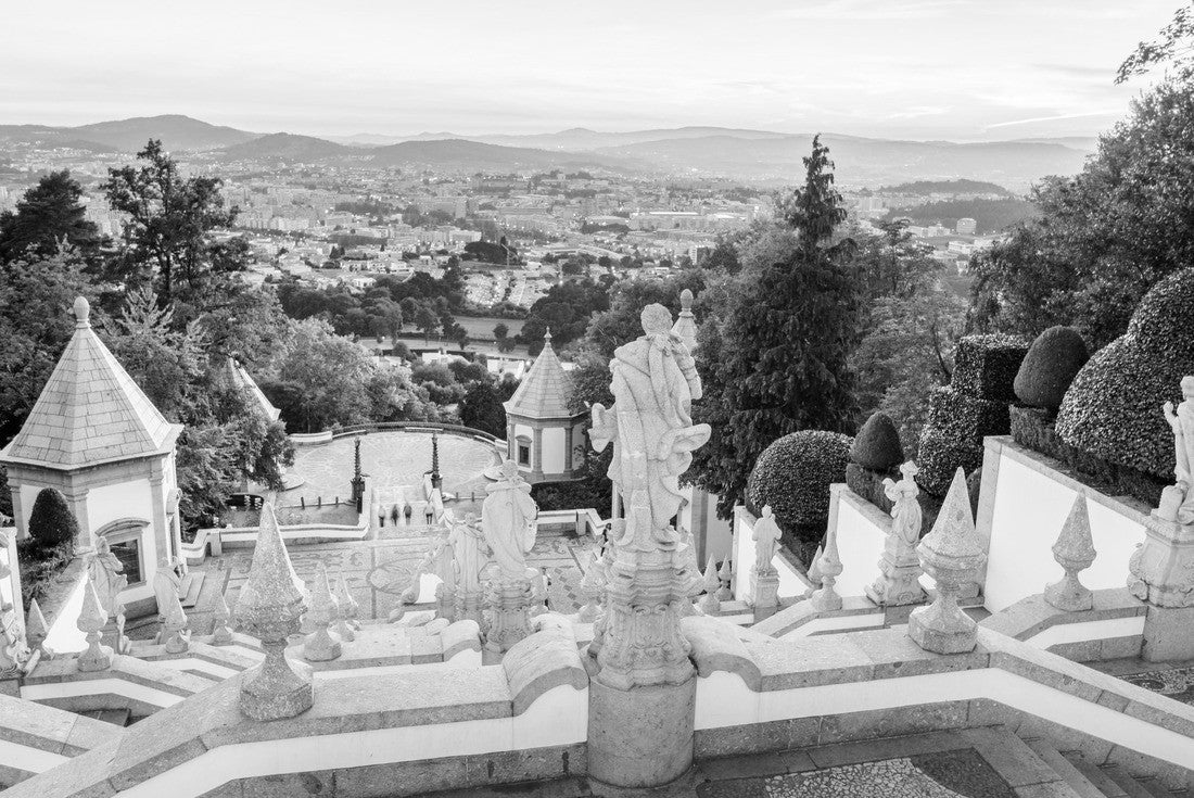 The sanctuary of Bom Jesus do Monte is located in the city of Braga, Portugal 2000pc PuzzleBlack and White
