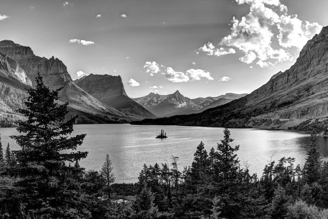 Montana Glacier National Park Vista 2000pc PuzzleBlack and White