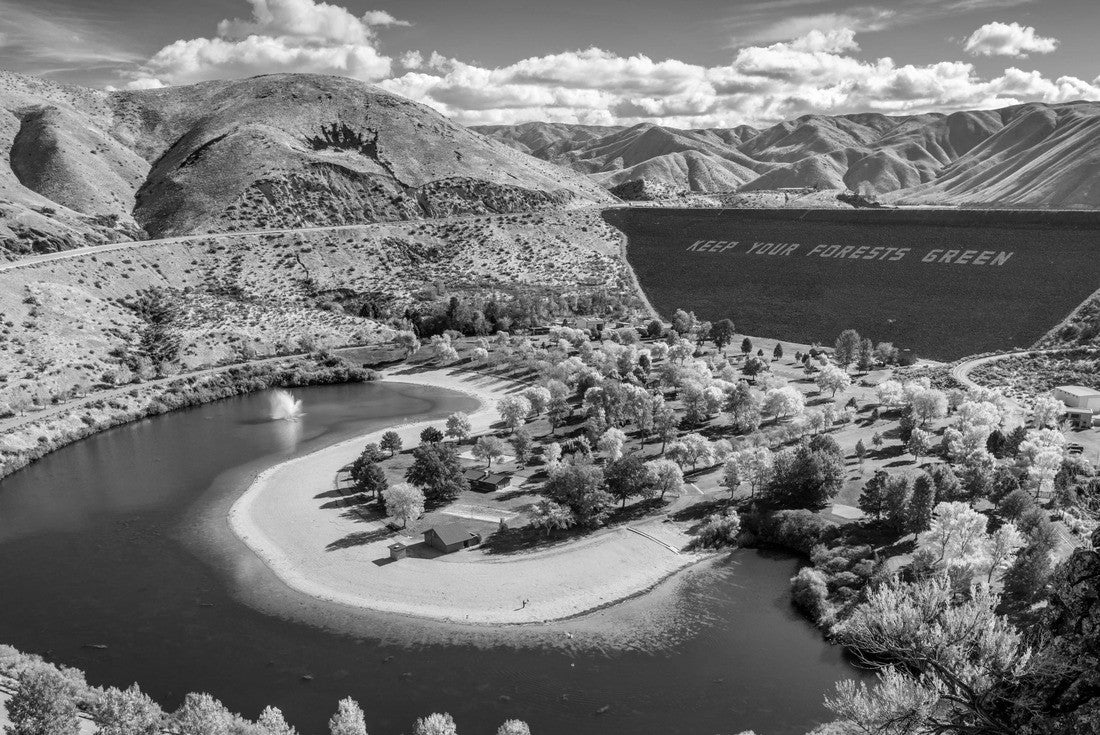 Icon Idaho dam in the fall with fountains in the park 2000pc PuzzleBlack and White
